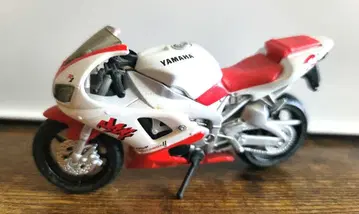 Maisto1/18 YAMAHA YZF-R1