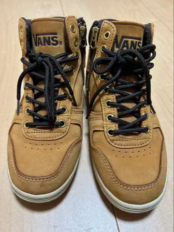 VANS 브라운 하이컷 스니커즈