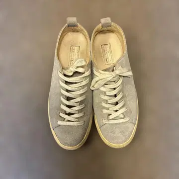 MADISONBLUE 스웨이드 그레이 스니커즈