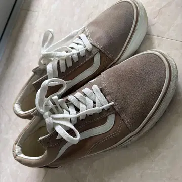 Vans 베이지 스웨이드 스니커즈