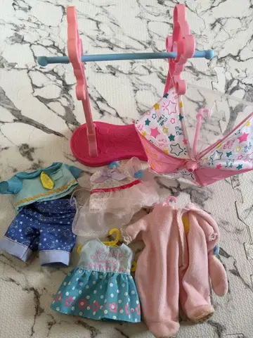 멜짱 행거 랙, 행거 의상 5세트와 우산