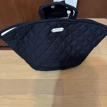 올드맨즈 테일러 블랙 퀼팅 토트백