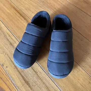 블랙 퀼팅 슬립온