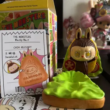POPMART 러브브 피규어 Wacky Mart 샌드위치