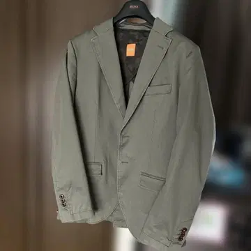 HUGO BOSS 테일러드 자켓 올리브 그린 사이즈 46