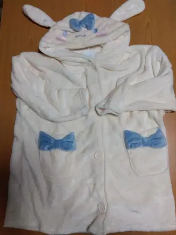 시나모롤 착용 담요