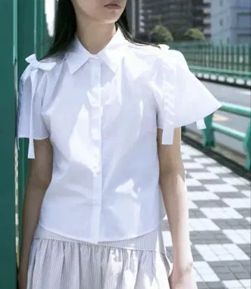 zara 화이트 반팔 셔츠 어깨 리본