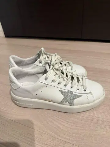 Golden Goose 스니커즈
