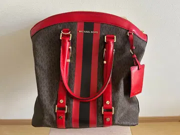 세련된 MICHAEL KORS 대용량 백