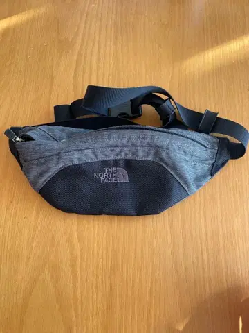THE NORTH FACE 바디백 그레이
