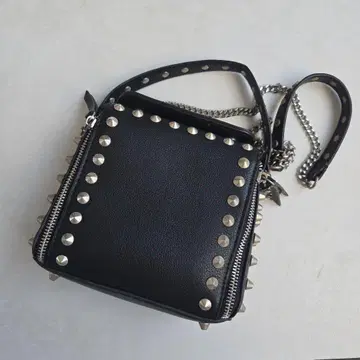 ZARA 스터드 숄더백 블랙 미니백