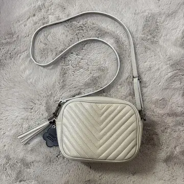 가격 인하 새상품급 가죽 숄더백