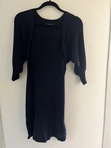 ENMODA 블랙 오부 소매 니트탑