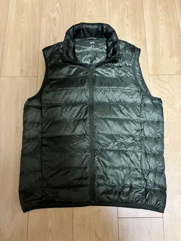 UNIQLO 울트라 라이트 다운 다운 베스트 M 사이즈