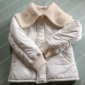 BIG 보아 칼라 아이보리 자켓 미사용 새상품