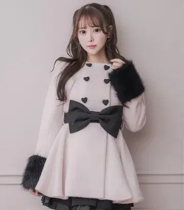 pium 하트 버튼 리본 벨트 샤기 코트