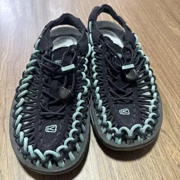 KEEN 샌들 23.5cm