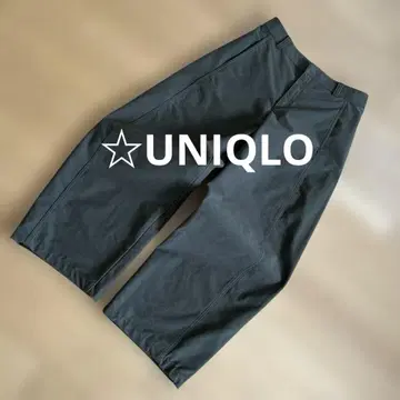 UNIQLO 커브 팬츠. 다크 그린