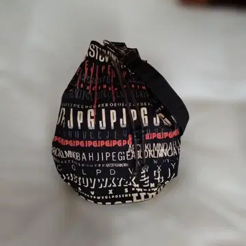 장 폴 고티에의 숄더백입니다
