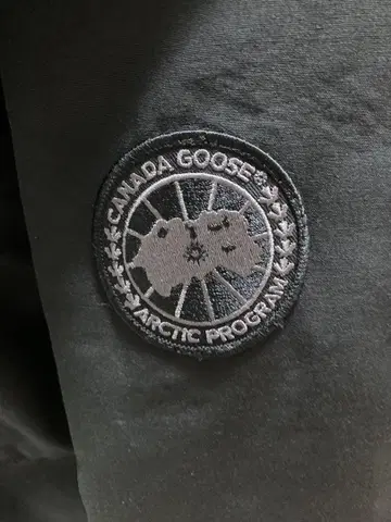 CANADA GOOSE 다운 자켓 M 블랙 라벨