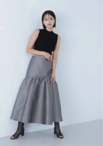 [ 미사용 새상품 ] 자카드 도트 형태 스커트