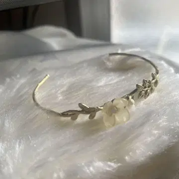 꽃 모티브 팔찌