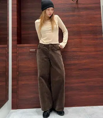 아티세션 코듀로이 팬츠