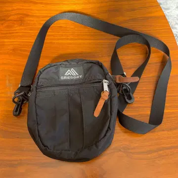 GREGORY 블랙 숄더백 M 사이즈