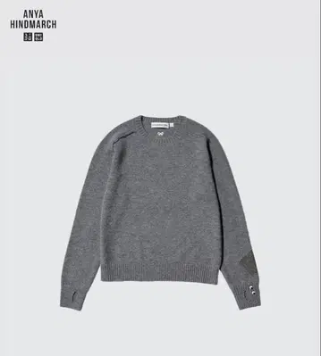 유니클로 UNIQLO 아냐 하인드마치 캐시미어 크루넥 스웨터