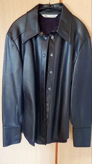 ZARA 페이크 가죽 자켓 M
