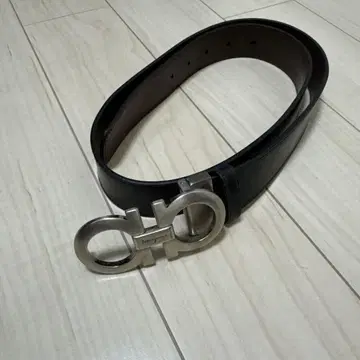 Ferragamo 블랙 가죽 벨트 실버 버클