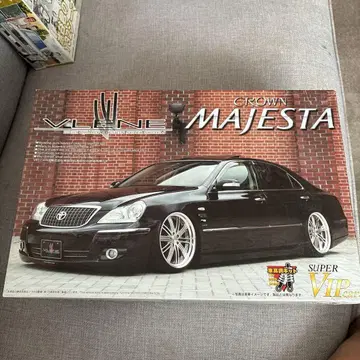 칭다오 CROWN MAJESTA 프라모델 키트