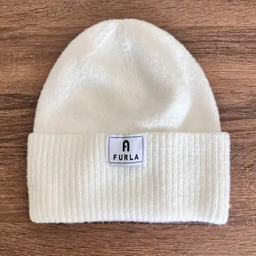 컨디션 최상 훌라 FURLA 니트 모자 빅 실루엣 화이트