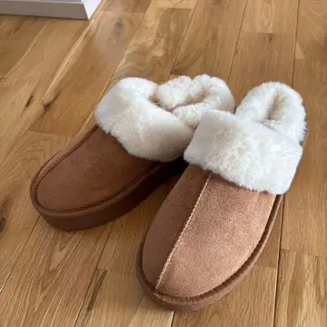 브라운 스웨이드 어그 부츠 통굽 부츠 샌들