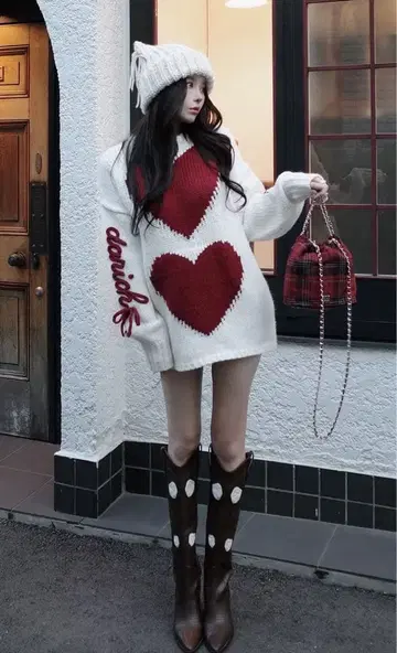 택 포함 새상품 다리치 하트 로고 로우게이지 니트 튜닉 아이보리
