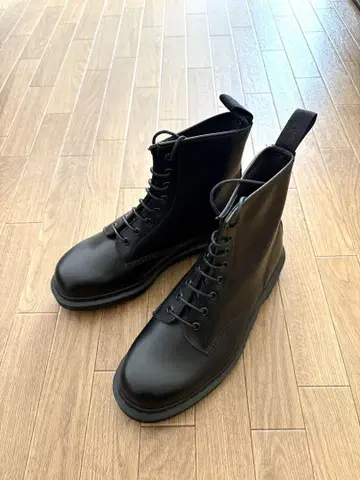 미사용 새상품 Dr.Martens 8홀 부츠 올 블랙 UK9