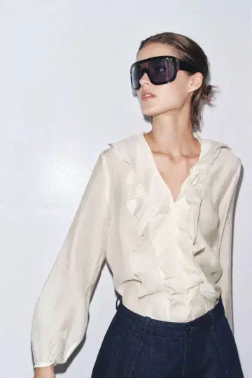 ZARA 프릴 블라우스 에크루 25SS