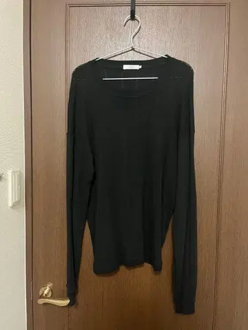 CREST 크레스트 Bii L/S 티셔츠 블랙 포커즈 착용
