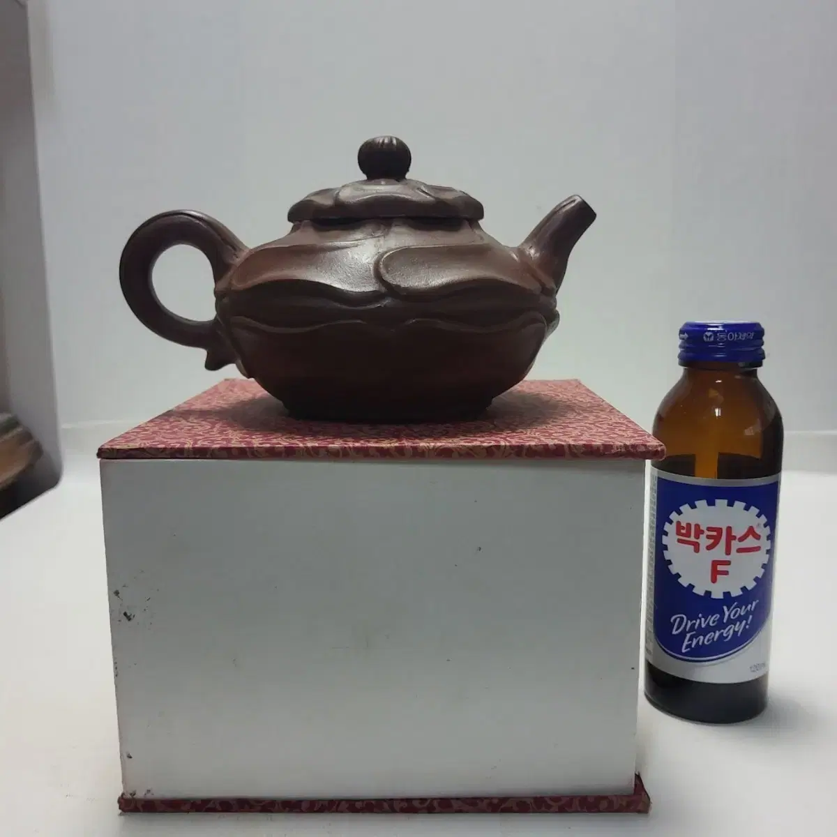 Top-quality, usable Yixing teapot, highly recommended product.