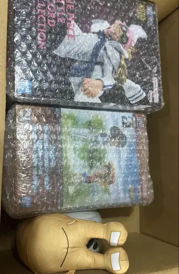 피규어 5점 봉제 인형 1점