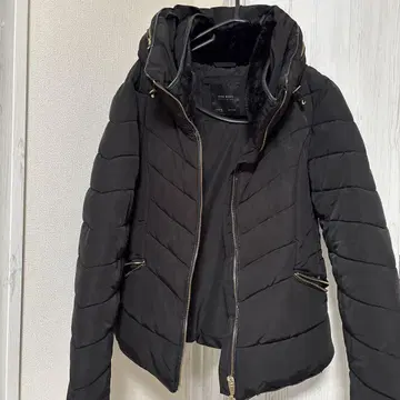 ZARA 블랙 다운 자켓 후드 부착