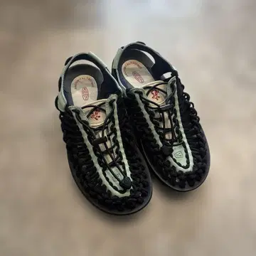 KEEN UNEEK