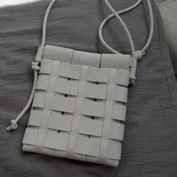 UNTITLED 화이트 사코슈