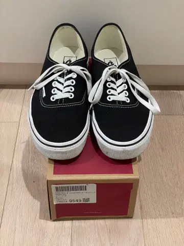 VANS 반스 AUTHENTIC