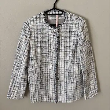 theory luxe 화이트 블루 트위드 노카라 자켓