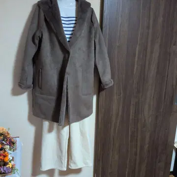 ZARA 브라운 후드 부착 무스탕 코트, 리버서블
