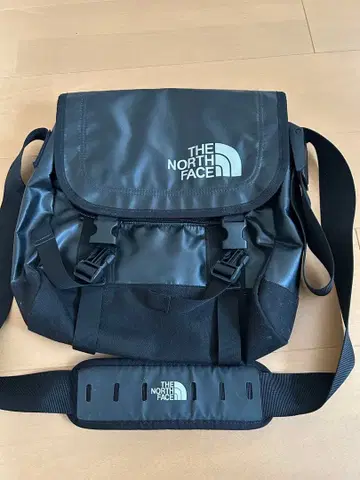 THE NORTH FACE 블랙 숄더백