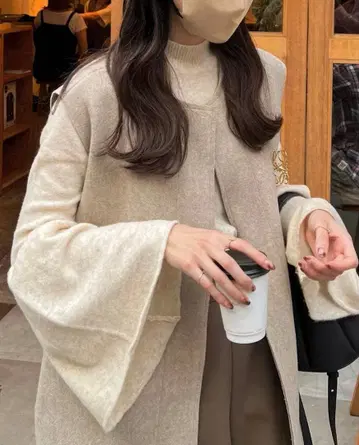 Eaphi flare sleeve warm knit ivory