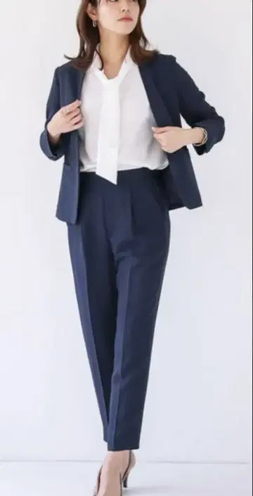 White Collection 네이비 정장 세트