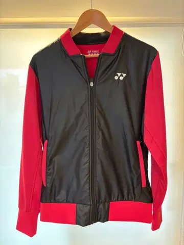 YONEX 요넥스 자켓 L 사이즈 빨간색 x 블랙